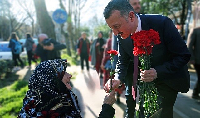 kocaeli-buyuksehir-belediye-baskani-tahir-buyukakin-mutlu-annelerle-mutlu-gelecek-insa-ediyoruz.jpg