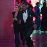 netflix-basrollerinde-jamie-foxx-ve-cameron-diaza-yer-veren-back-in-actionin-yayin-tarihini-filmden-ilk-gorsellerle-paylasti.jpg