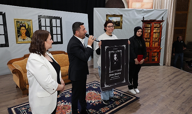 nevsehirde-yeni-kurulan-tozlu-sahne-tiyatro-ekibinin-ilk-oyunu-olan-9-canli-adli-polisiye-komedi-kapadokya-kultur-ve-sanat-merkezinde-sahnelendi.jpg