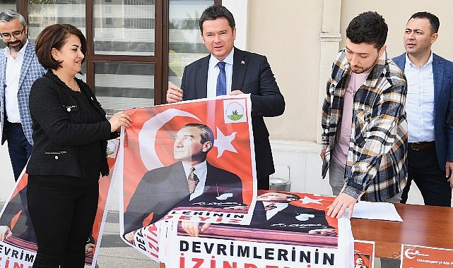 osmangazi-ata-posterleri-ile-donatiliyor.jpg