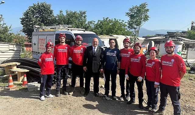 osmangazi-belediyesi-arama-kurtarma-ekiplerinden-nefes-kesen-tatbikat.jpg