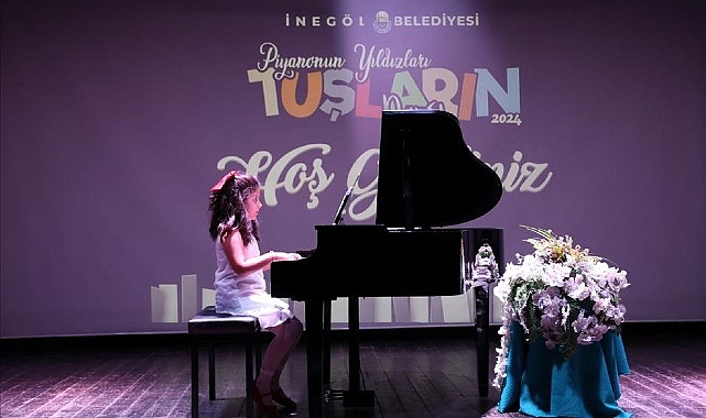 piyanonun-kucuk-ustatlari-performanslariyla-mest-etti.jpg