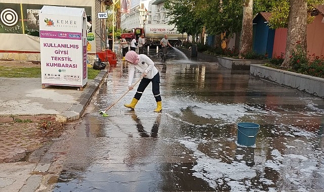 sanat-sokaginda-temizlik-calismasi.jpg
