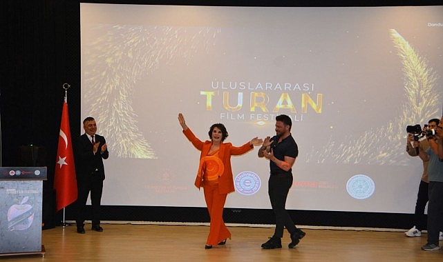 turk-dunyasi-sinemasi-izmirde-ege-universitesi-ev-sahipliginde-bir-araya-geldi.jpg