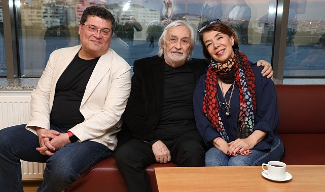 turkiyenin-en-uzun-soluklu-genclik-festivali-genc-gunlerin-38-sinde-harbiye-muhsin-ertugrul-sahnesinde-soylesi-konugu-mujdat-gezendi.jpg