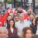 ulu-onder-gazi-mustafa-kemal-ataturkun-dogum-gunum-dedigi-19-mayis-mudanyada-coskuyla-kutladik-genclerin-sahne-aldigi-kutlamalarda-duygu-ve-sevinc-bir-arada-yasandi.jpg