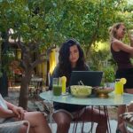 zeytin-agaci-2-sezonuyla-geri-donuyor-aci-tatli-surprizlerle-dolu-yeni-bolumler-11-temmuzda-netflixte.jpg